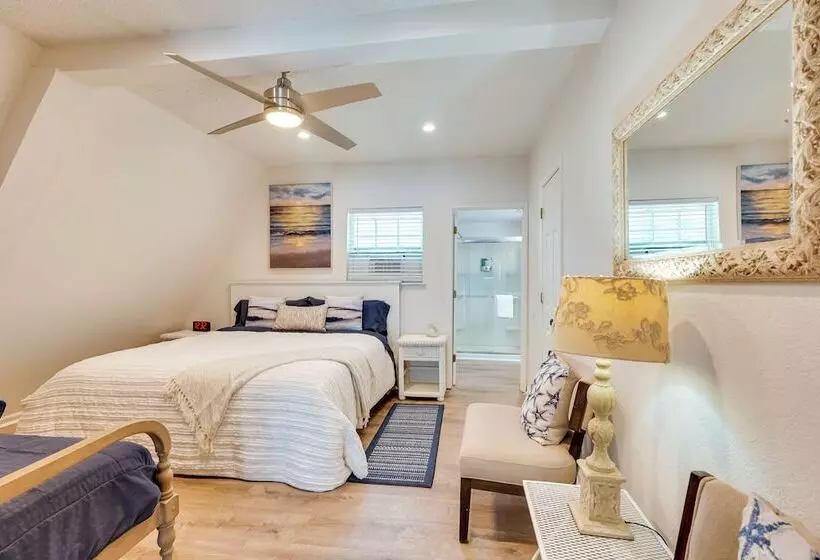 A Frame Family Home Near Beach: Beach Gear!