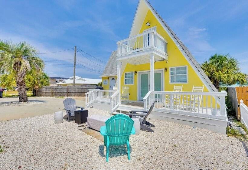 A Frame Family Home Near Beach: Beach Gear!