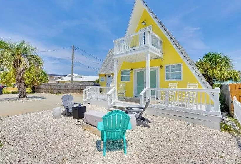 A Frame Family Home Near Beach: Beach Gear!