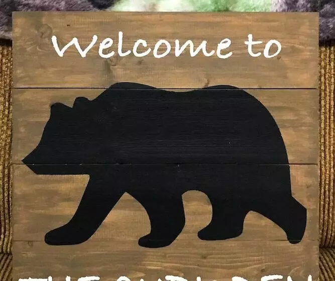 The Cubs Den  Woodsy Highlands Home: Hike & Ski!