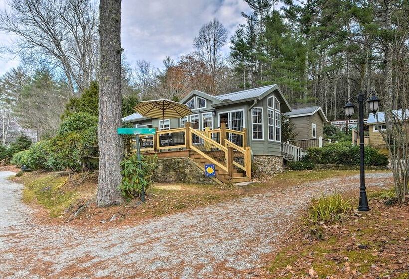 The Cubs Den Woodsy Highlands Home: Hike & Ski!