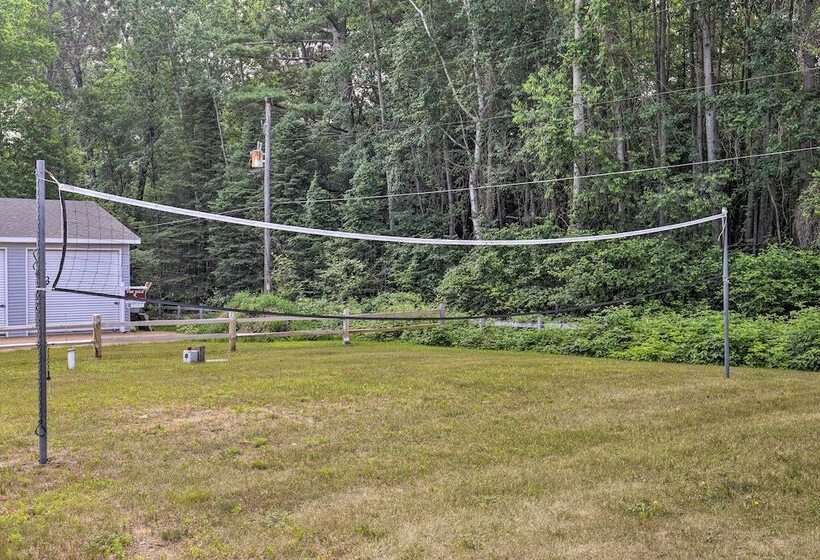 Tomahawk Cottage W/ Fire Pit & Lake Access!