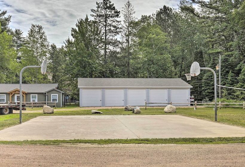 Tomahawk Cottage W/ Fire Pit & Lake Access!