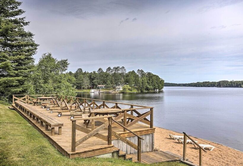 Tomahawk Cottage W/ Fire Pit & Lake Access!