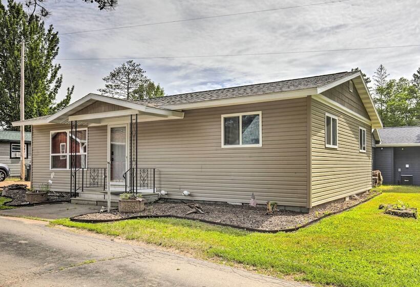 Tomahawk Cottage W/ Fire Pit & Lake Access!