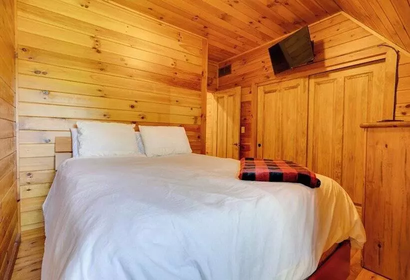 Walhonding Woods  Secluded Farmland Retreat!