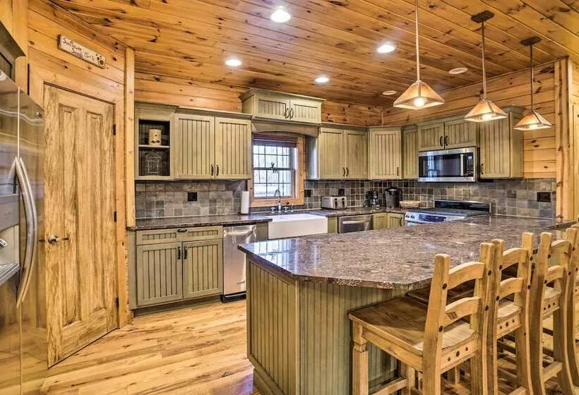 Walhonding Woods  Secluded Farmland Retreat!