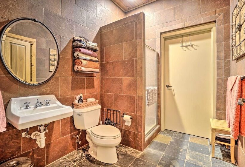 Walhonding Woods  Secluded Farmland Retreat!