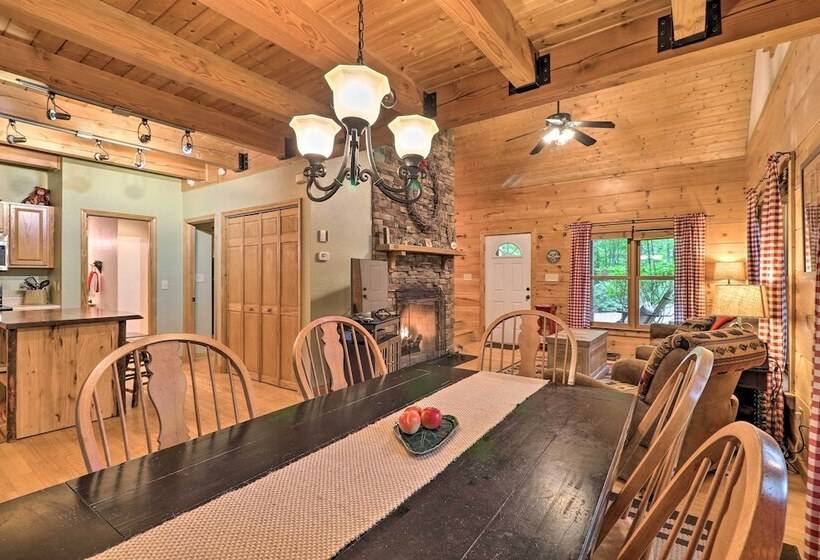 Private Cabin On 2 Acres: Hot Tub, 10 Mi To Boone!