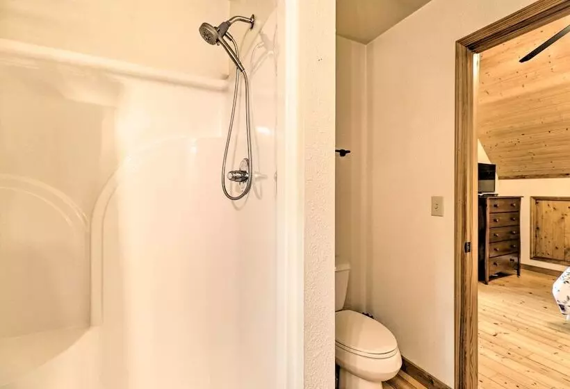 Private Cabin On 2 Acres: Hot Tub, 10 Mi To Boone!