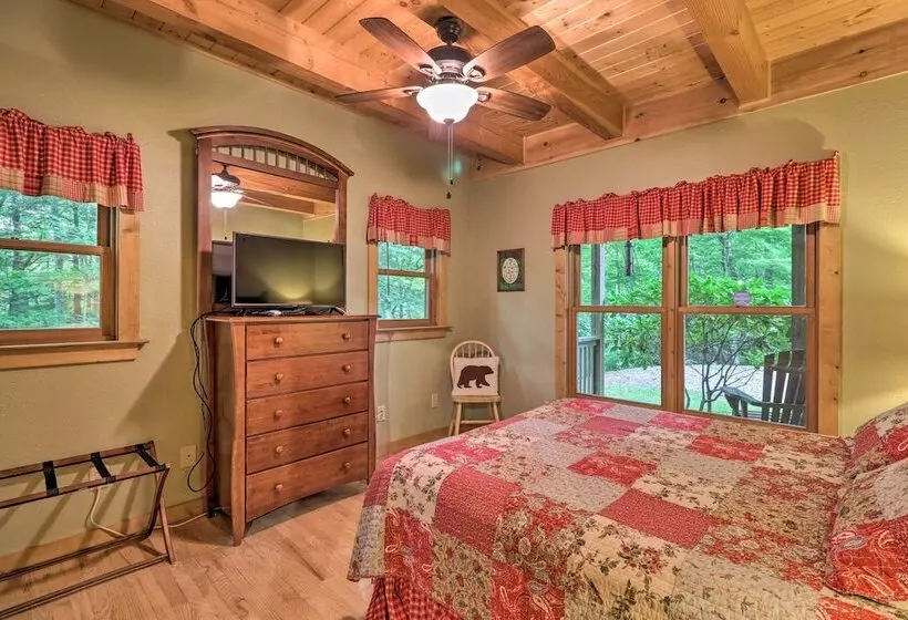 Private Cabin On 2 Acres: Hot Tub, 10 Mi To Boone!
