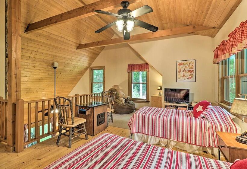 Private Cabin On 2 Acres: Hot Tub, 10 Mi To Boone!