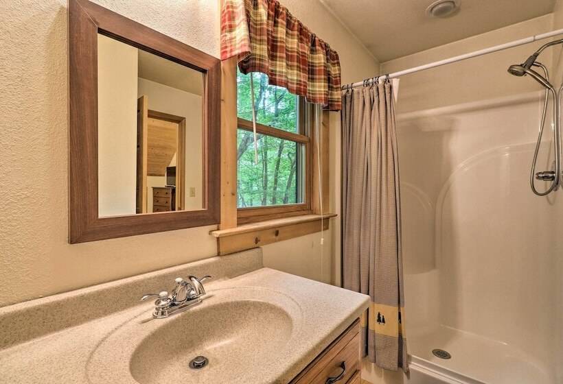Private Cabin On 2 Acres: Hot Tub, 10 Mi To Boone!