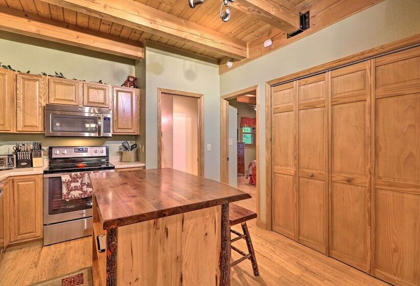 Private Cabin On 2 Acres: Hot Tub, 10 Mi To Boone!