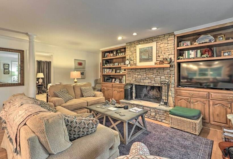 Arcade Cove    Lake Martin Home W/ Private Dock!