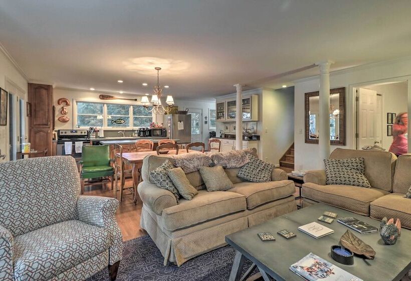 Arcade Cove    Lake Martin Home W/ Private Dock!