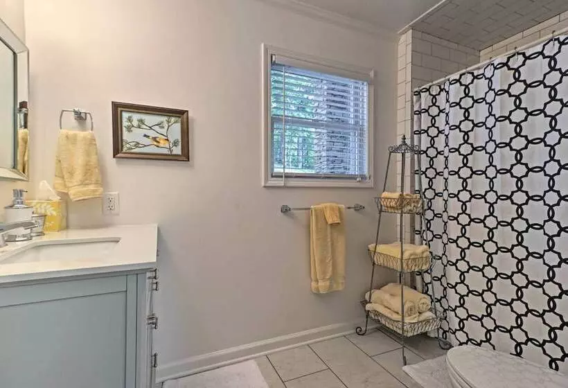 Arcade Cove    Lake Martin Home W/ Private Dock!