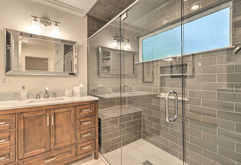 Arcade Cove    Lake Martin Home W/ Private Dock!