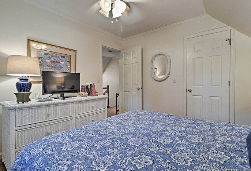 Arcade Cove    Lake Martin Home W/ Private Dock!