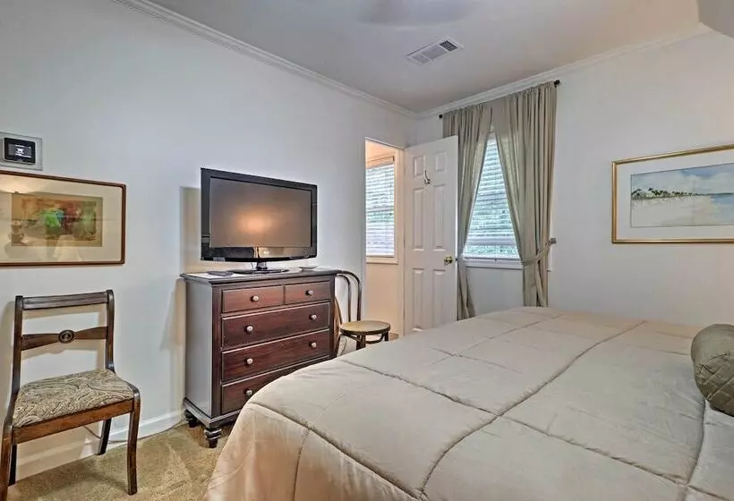 Arcade Cove    Lake Martin Home W/ Private Dock!