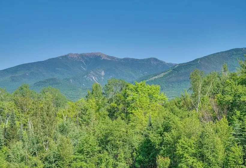 Architect Designed Franconia Home: Hot Tub & Views
