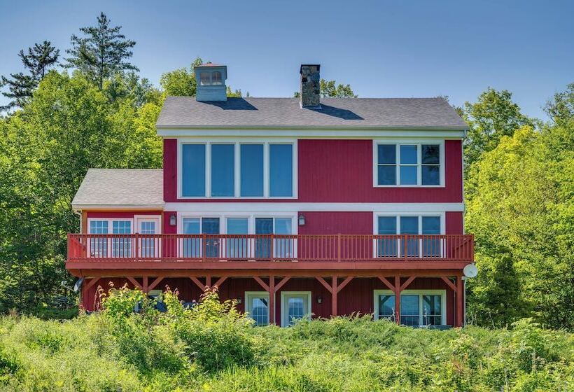Architect Designed Franconia Home: Hot Tub & Views