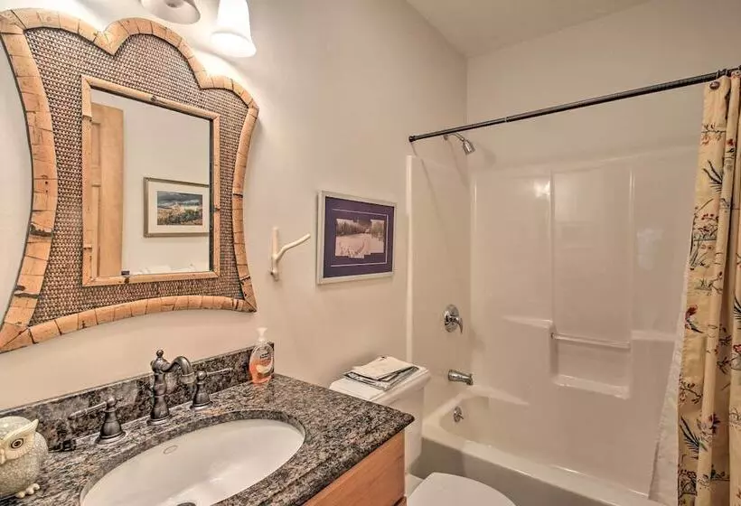 Architect Designed Franconia Home: Hot Tub & Views