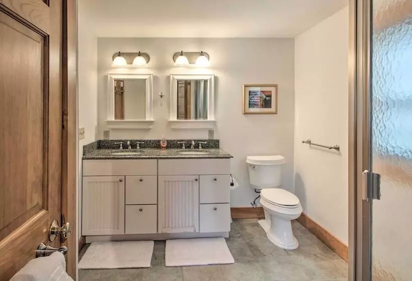 Architect Designed Franconia Home: Hot Tub & Views