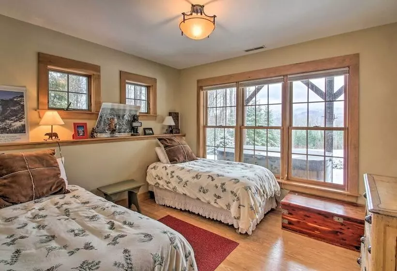 Architect Designed Franconia Home: Hot Tub & Views