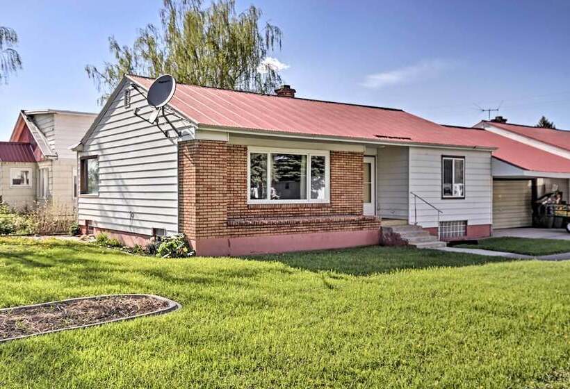 Ashton Escape W/ Yard: 56 Mi To West Yellowstone!