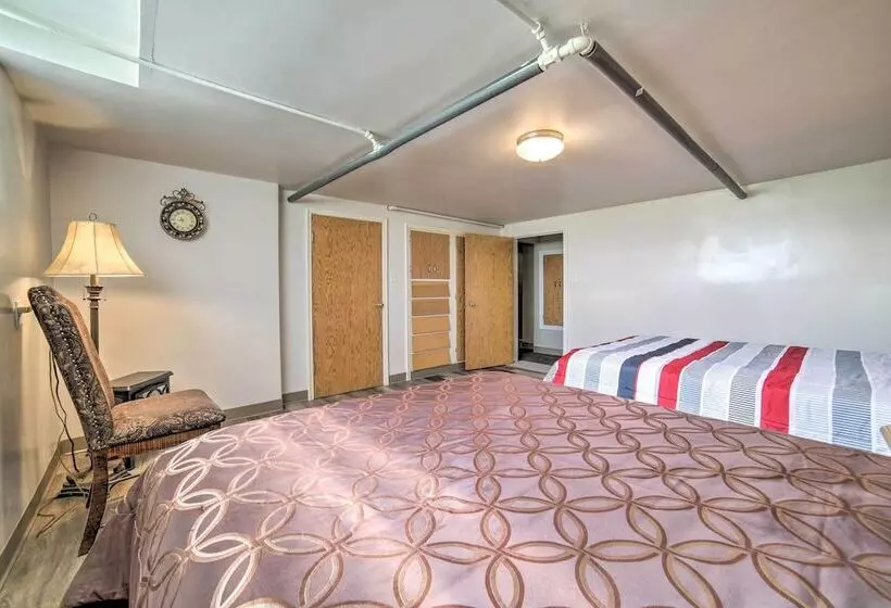 Ashton Escape W/ Yard: 56 Mi To West Yellowstone!