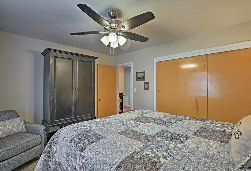 Ashton Escape W/ Yard: 56 Mi To West Yellowstone!