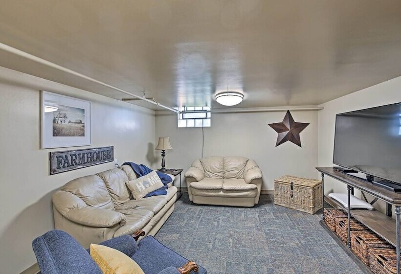 Ashton Escape W/ Yard: 56 Mi To West Yellowstone!