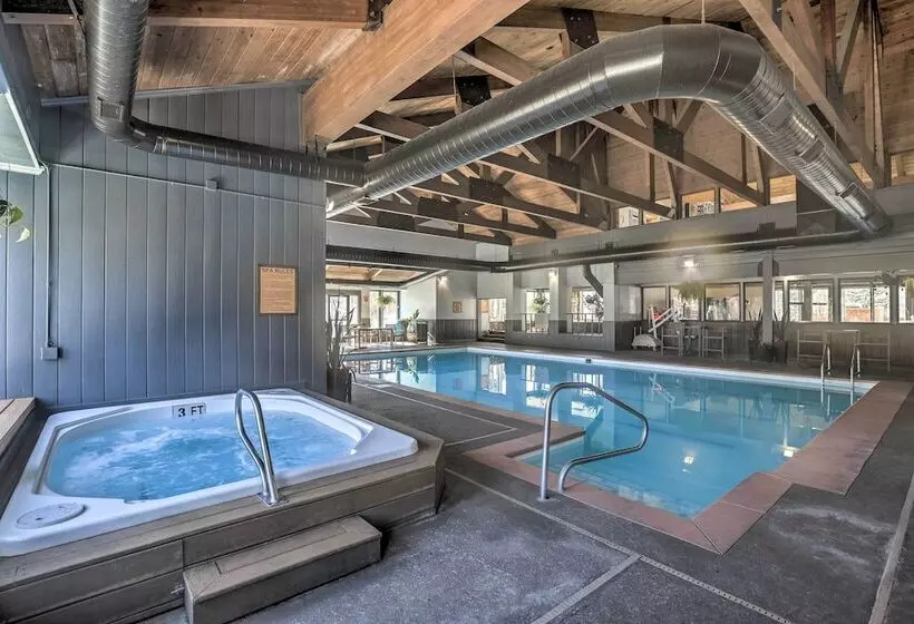 Resort Perks & Mtn Views: Breckenridge Cabin!