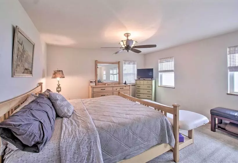 Bright Shawano Lake Oasis   Walk To Boat Launch!