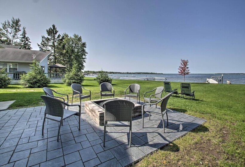 Bright Shawano Lake Oasis   Walk To Boat Launch!