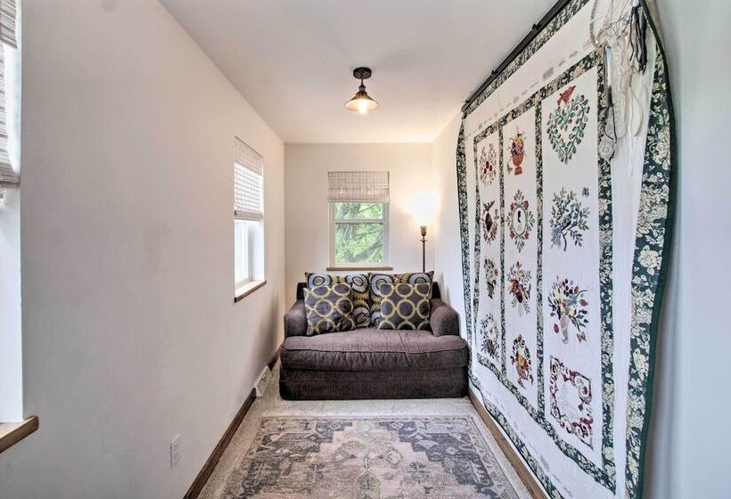 Bright Shawano Lake Oasis   Walk To Boat Launch!