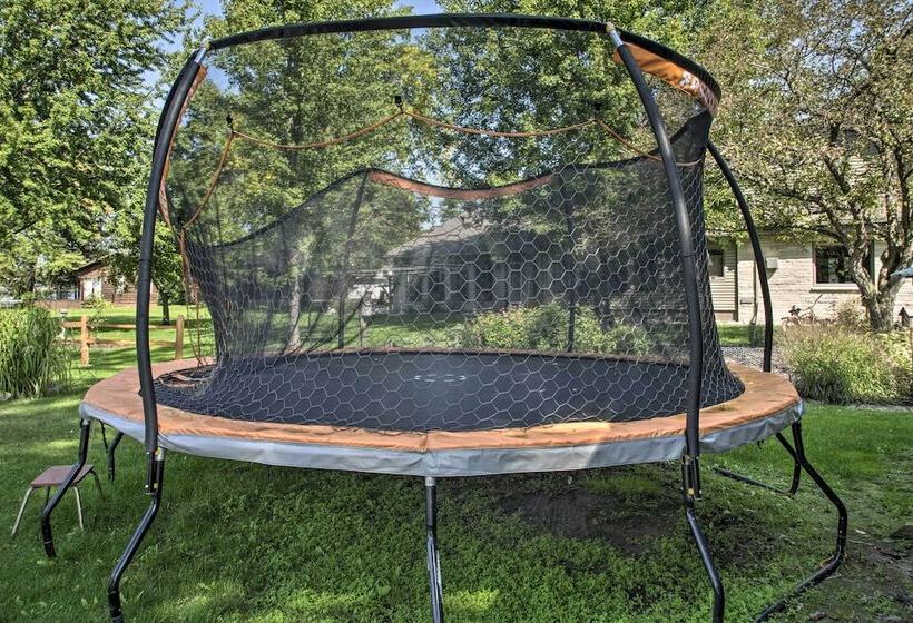 Bright Shawano Lake Oasis   Walk To Boat Launch!