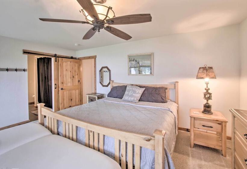 Bright Shawano Lake Oasis   Walk To Boat Launch!