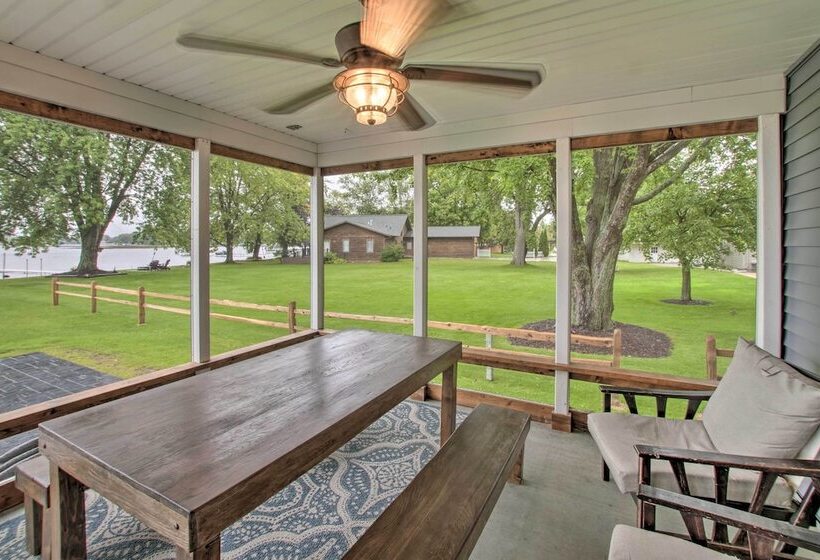 Bright Shawano Lake Oasis   Walk To Boat Launch!