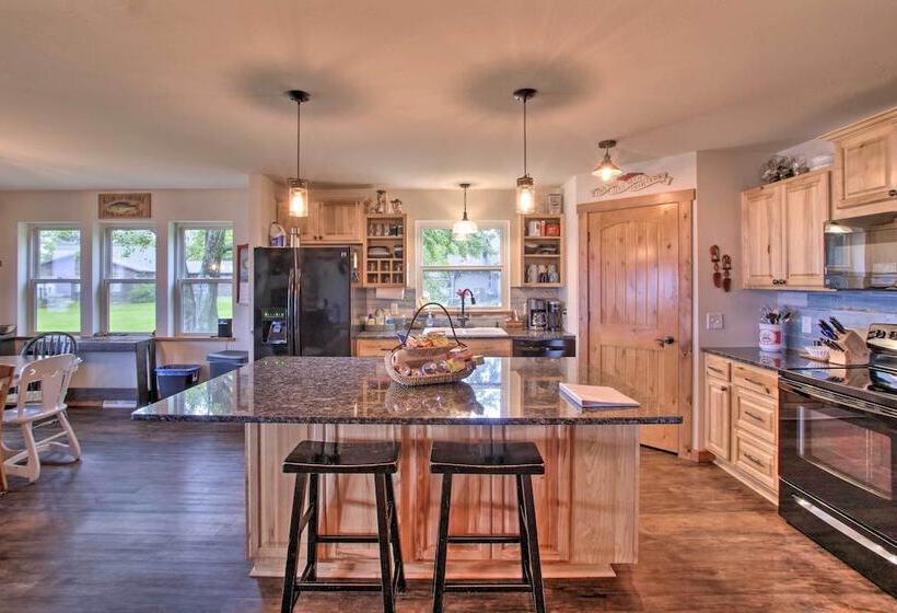 Bright Shawano Lake Oasis   Walk To Boat Launch!