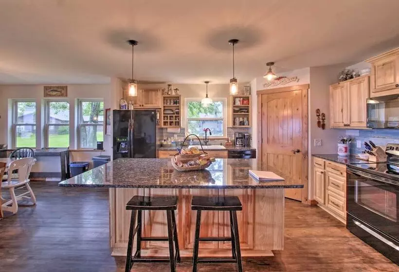 Bright Shawano Lake Oasis   Walk To Boat Launch!