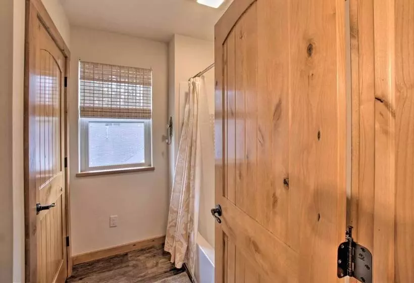 Bright Shawano Lake Oasis   Walk To Boat Launch!