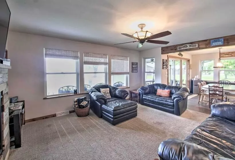 Bright Shawano Lake Oasis   Walk To Boat Launch!