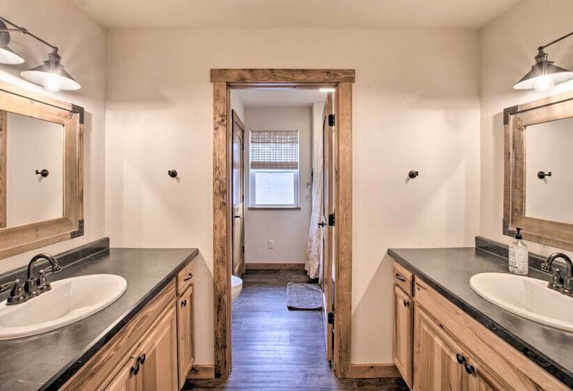 Bright Shawano Lake Oasis   Walk To Boat Launch!