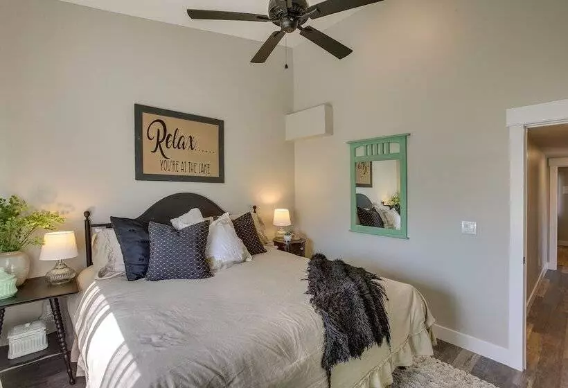 Byrdstown Home Near Dale Hollow Lake!