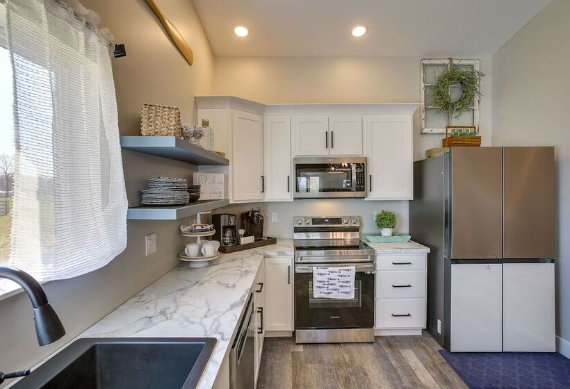 Byrdstown Home Near Dale Hollow Lake!