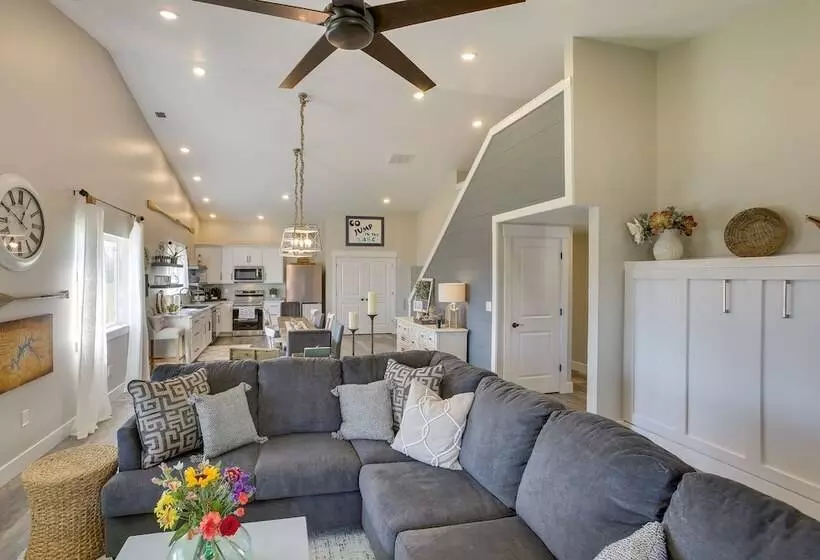 Byrdstown Home Near Dale Hollow Lake!