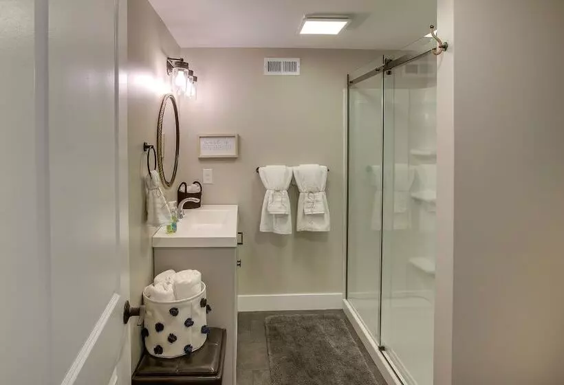 Byrdstown Home Near Dale Hollow Lake!