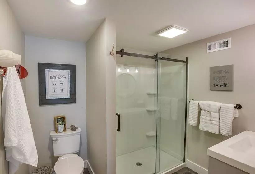 Byrdstown Home Near Dale Hollow Lake!